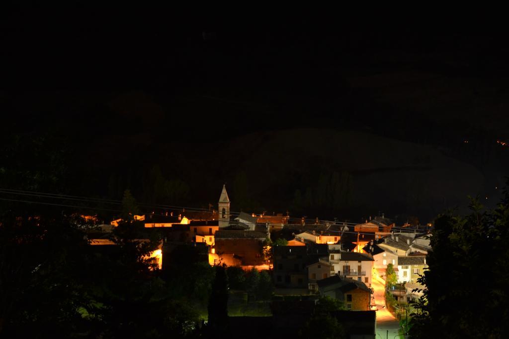 Hotel Pineta Ristorante Country House In Fabriano Campodonico  Εξωτερικό φωτογραφία