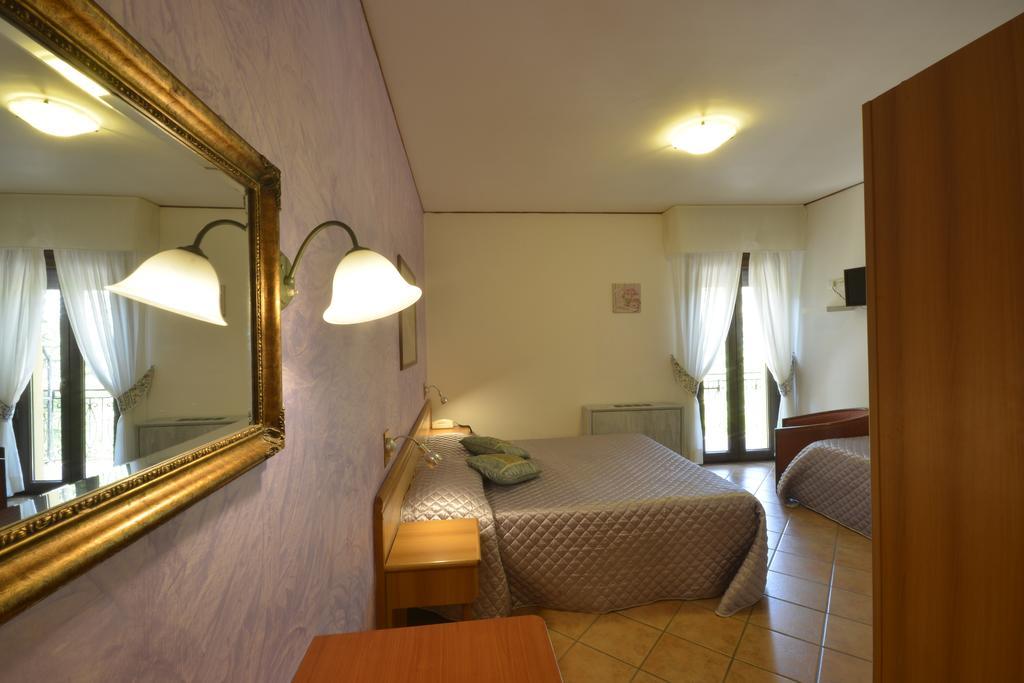Hotel Pineta Ristorante Country House In Fabriano Campodonico  Εξωτερικό φωτογραφία