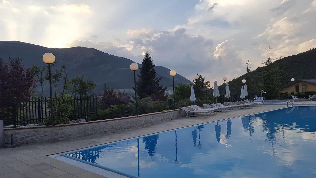 Hotel Pineta Ristorante Country House In Fabriano Campodonico  Εξωτερικό φωτογραφία